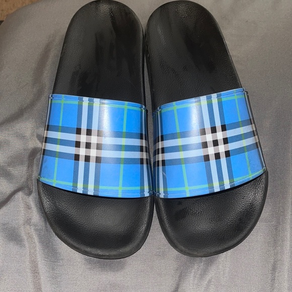 Burberry slides - Picture 1 of 2
